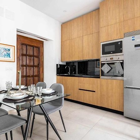 Comfy Away - Apartamento Exclusivo Mercado De Triana Con Balcon Sevilla Buitenkant foto