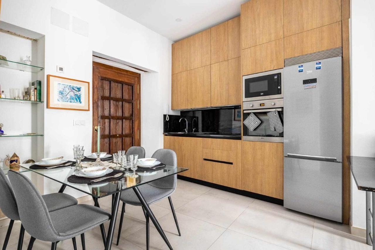 Comfy Away - Apartamento Exclusivo Mercado De Triana Con Balcon Sevilla Buitenkant foto