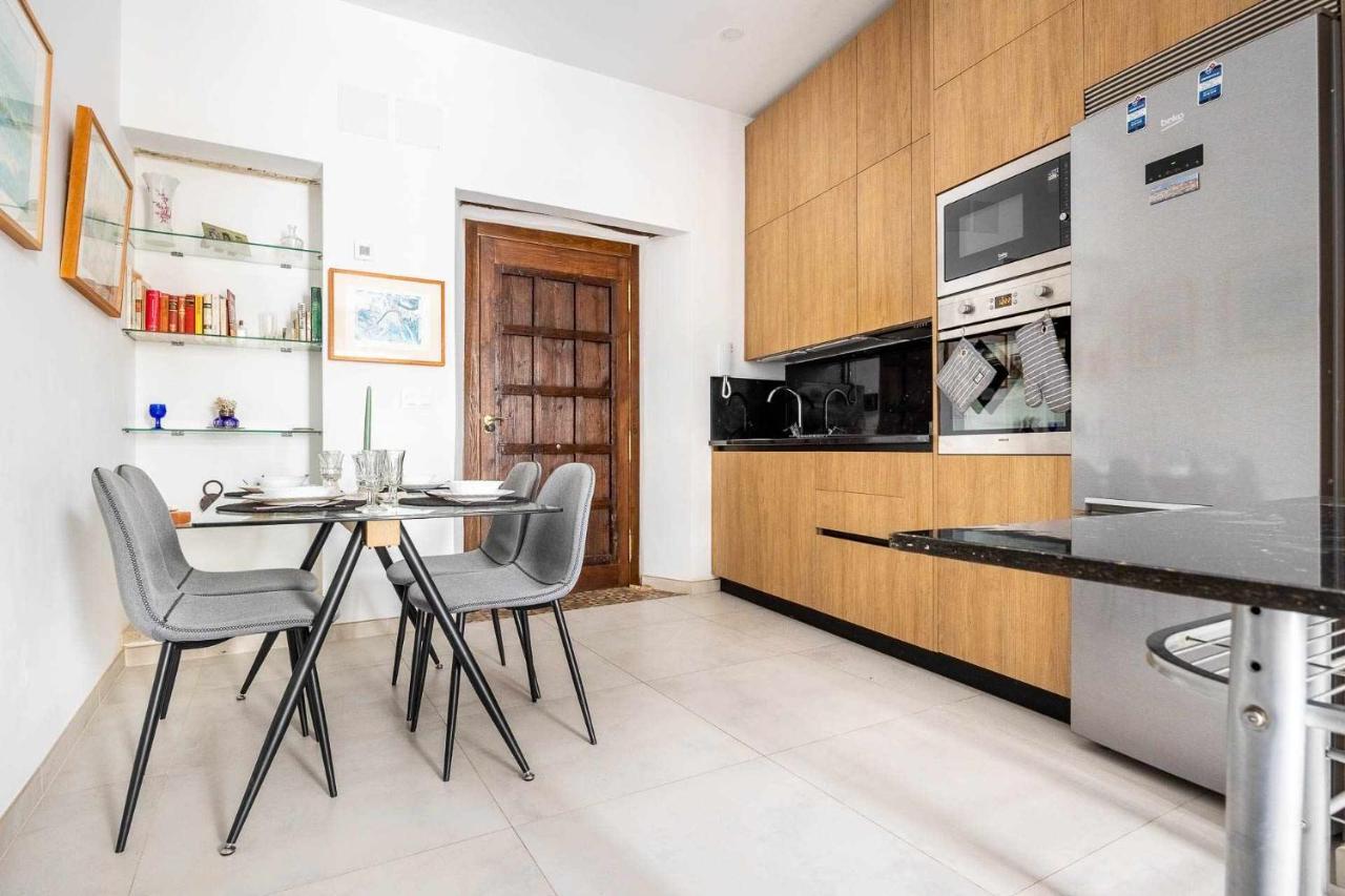 Comfy Away - Apartamento Exclusivo Mercado De Triana Con Balcon Sevilla Buitenkant foto