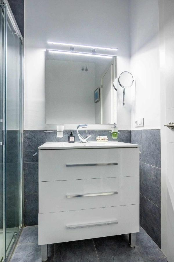Comfy Away - Apartamento Exclusivo Mercado De Triana Con Balcon Sevilla Buitenkant foto