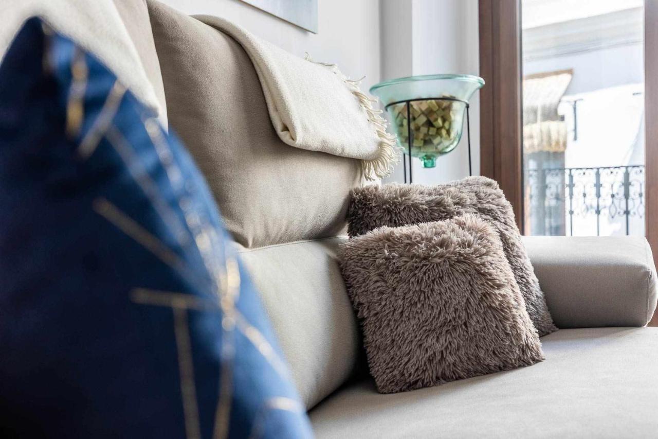 Comfy Away - Apartamento Exclusivo Mercado De Triana Con Balcon Sevilla Buitenkant foto